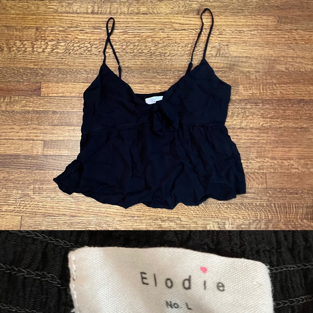 black tank top !!